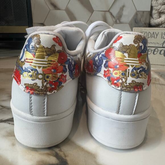 Adidas Women’s Superstar Sneakers Size 6 Shell Toe Bold Floral Collab w/ “Her” - Picture 4 of 10